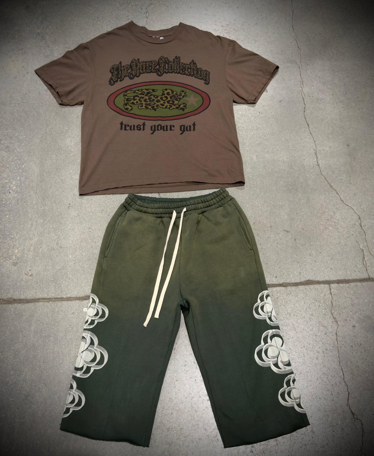 “TRUST YOUR GUT” T SHIRT (BROWN)