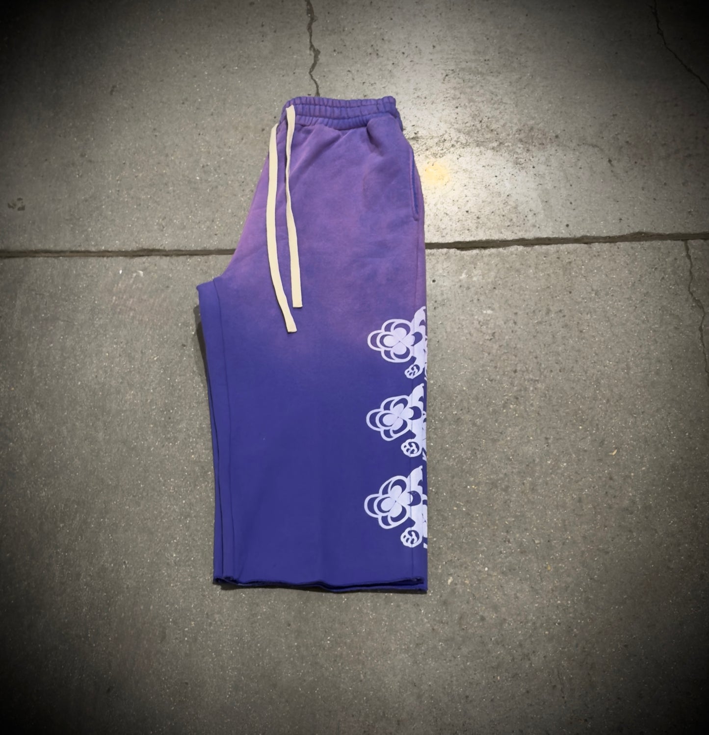 “RUNNING CLOVERS” 3/4 SHORTS (PURPLE)