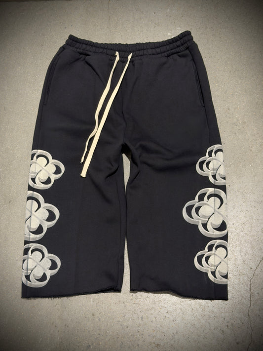 “STACKED CLOVERS” 3/4 SHORTS