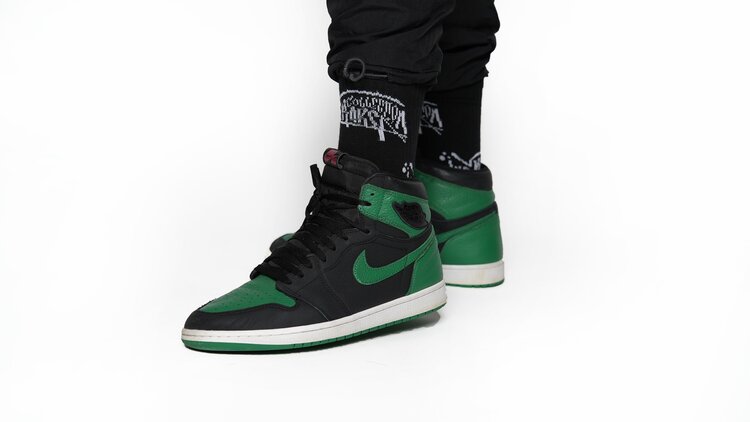 black, trc graffiti socks, side view, air jordan 1 sneakers